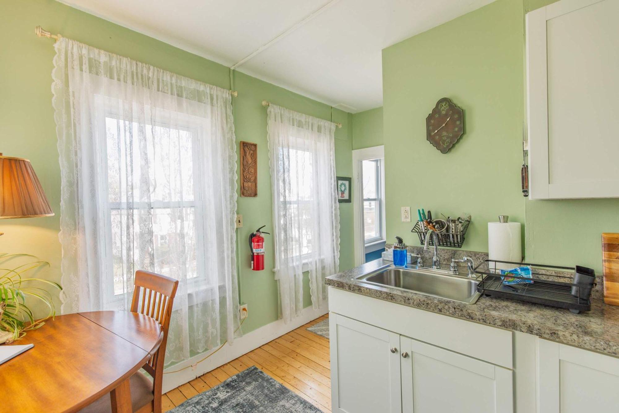 Centrally Located With Lake Views Μπέρλινγκτον Εξωτερικό φωτογραφία